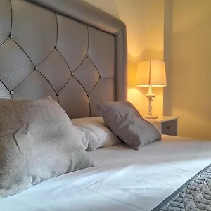  Apartahotel Espacioso Muy Tranquilo Y Con Jardines Cercano A La Playa Y Con 06 Piscinas